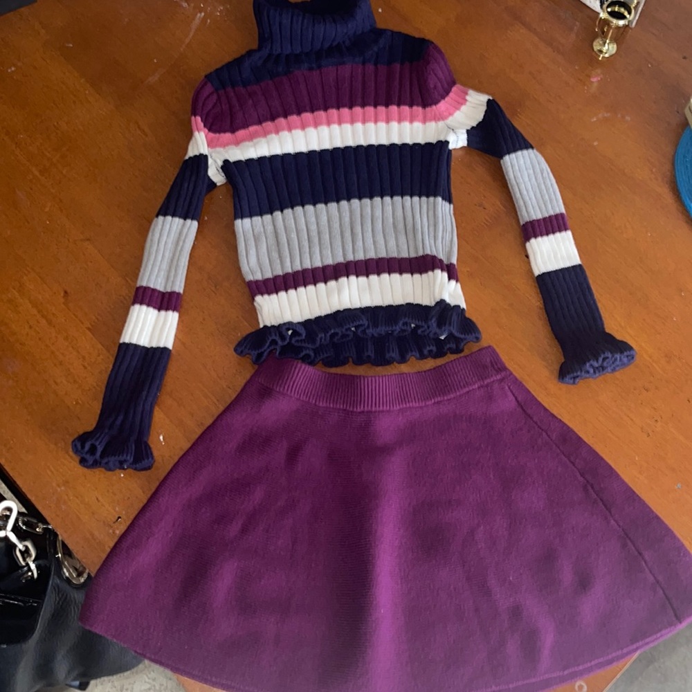 2 piece skirt /turtleneck blouse